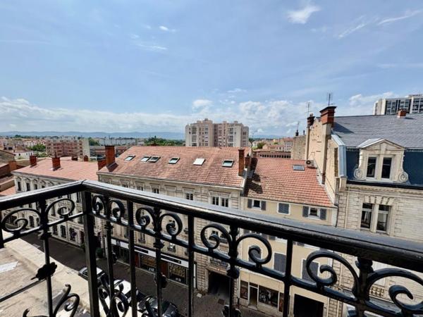 APPARTEMENT T5 A LOUER A ROANNE - CENTRE VILLE :