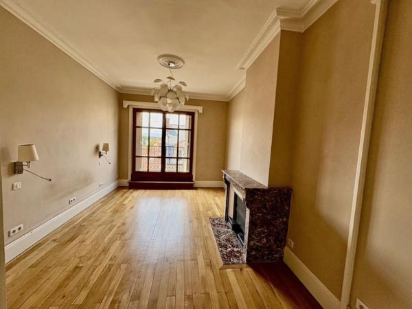 APPARTEMENT T5 A LOUER A ROANNE - CENTRE VILLE :