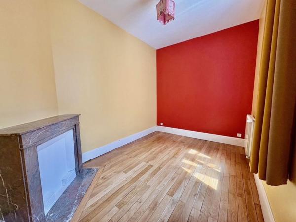 APPARTEMENT T5 A LOUER A ROANNE - CENTRE VILLE :
