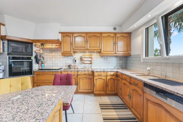 Maison à vendre 5 pièces DIVONNE LES BAINS (01)