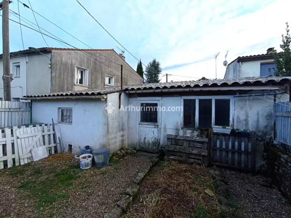 Vente Maison 2 pièces 45 m2 à Aigre