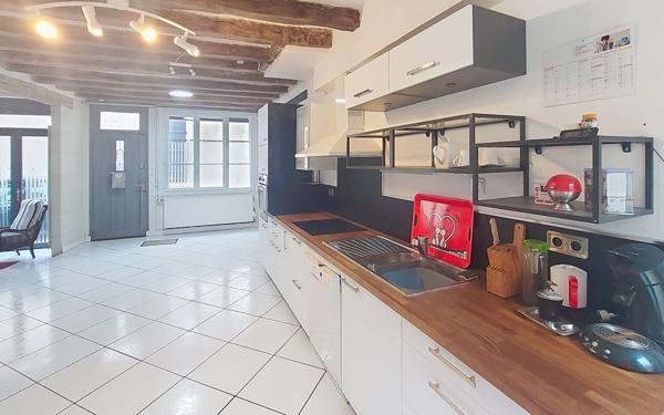 Maison à vendre    5 pièces • 135 m2 Azay-le-Rideau