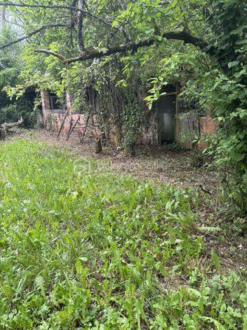 Terrain de loisirs de 2 200 m²