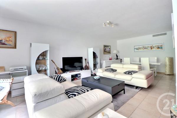 Appartement T3 à vendre  3 pièces - 75 m2 ST RAPHAEL - 83