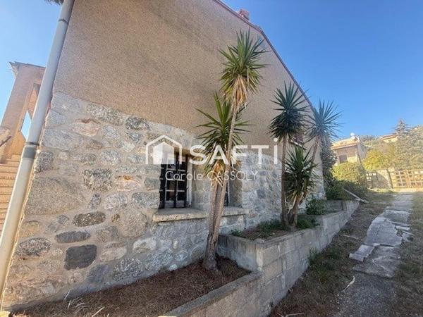 Villa 4 faces avec terrasse et jardin à Eus