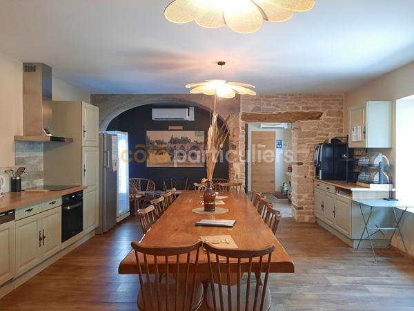 Vente
                Fonds de commerce152 m² - 7 Pièces -
                    Orchamps (39700)