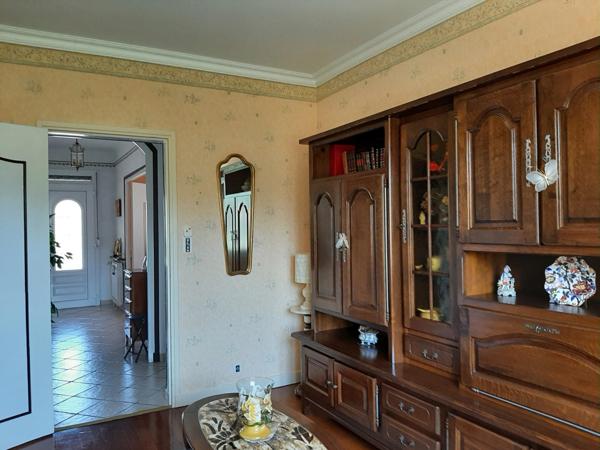 BELLE OPPORTUNITÉ. PAVILLON SUR SOUS SOL COMPLET DANS QUARTIER PAVILLONNAIRE.