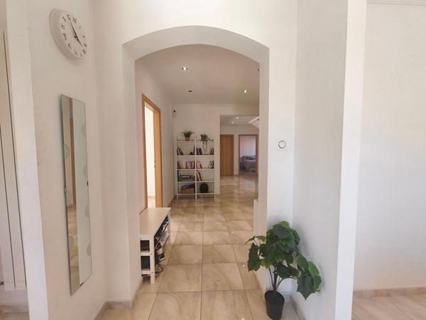 Villa d'exception dans le secteur Nîmes, 198m², jardin, piscine, spa