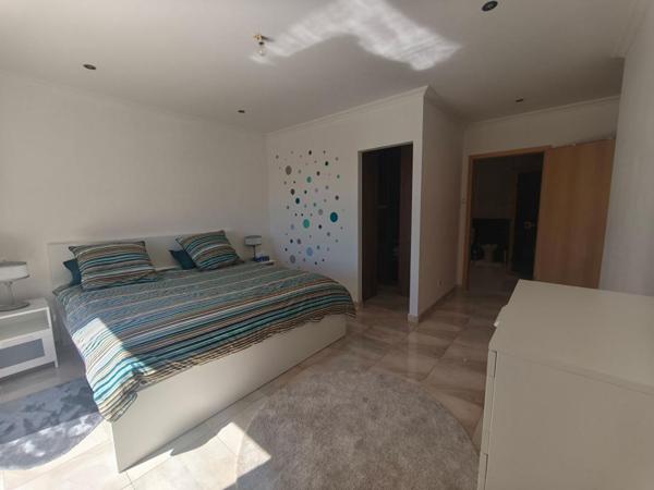 Villa d'exception dans le secteur Nîmes, 198m², jardin, piscine, spa