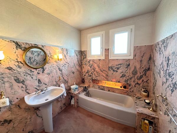 Grande maison centre de QUESTEMBERT