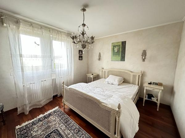 Grande maison centre de QUESTEMBERT