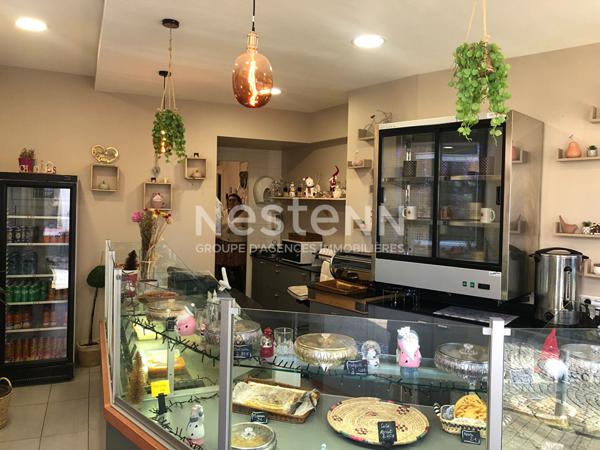 A céder Bail dans rue passante et commerçante, local d'angle