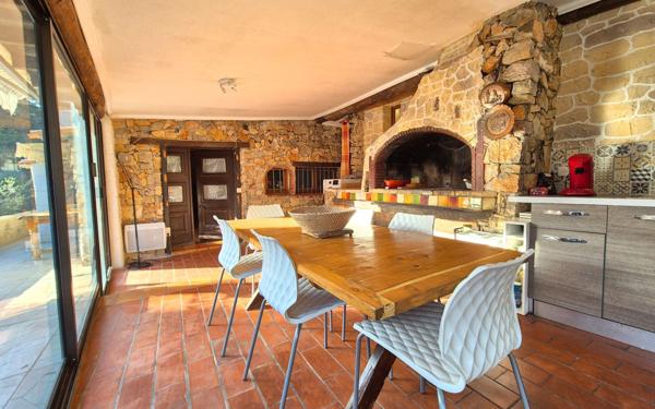 Maison à vendre    6 pièces • 125 m2 Ollioules