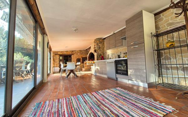 Maison à vendre    6 pièces • 125 m2 Ollioules