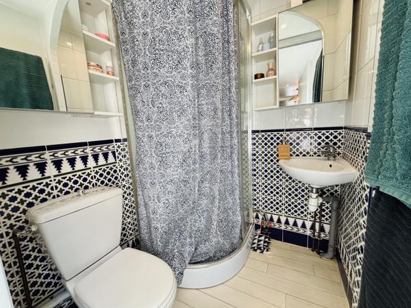 Appartement
         2 pièces
        - 40 m² Exclusivité 125 000 €*