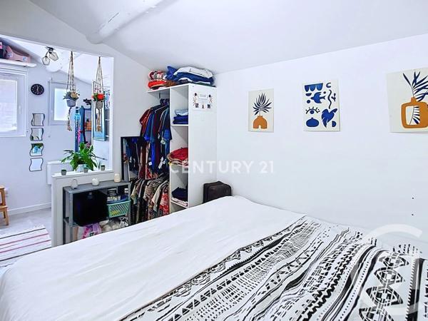 Maison à vendre  5 pièces - 100 m 2   AUBAGNE  - 13