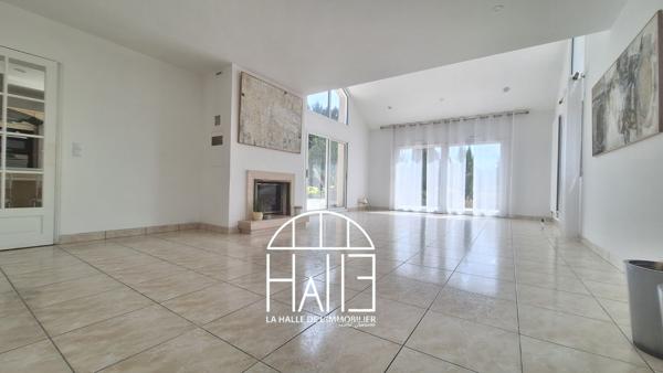 Maison
         7 pièces
        - 255 m² 384 900 € *