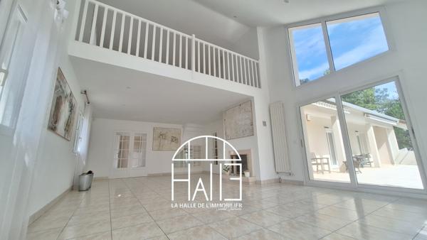 Maison
         7 pièces
        - 255 m² 384 900 € *
