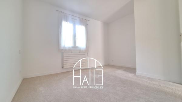 Maison
         7 pièces
        - 255 m² 384 900 € *