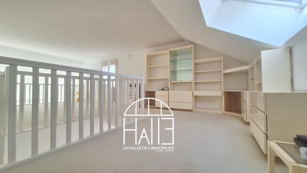 Maison
         7 pièces
        - 255 m² 384 900 € *