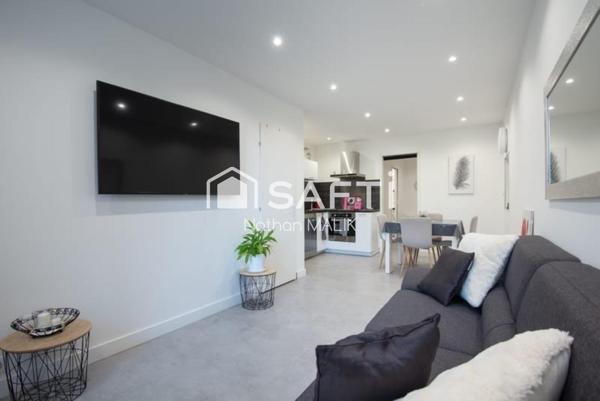 À proximité immédiate de la tour Philippe Lebel