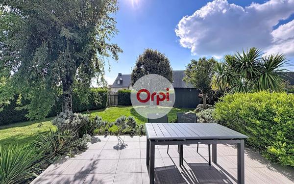 Maison à vendre    5 pièces •  Ambon