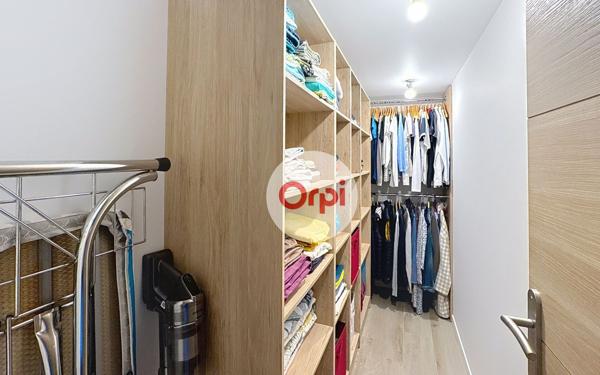 Maison à vendre    5 pièces •  Ambon