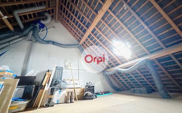 Maison à vendre    5 pièces •  Ambon