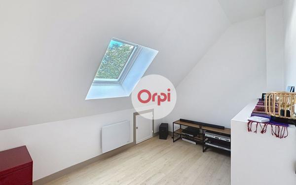 Maison à vendre    5 pièces •  Ambon