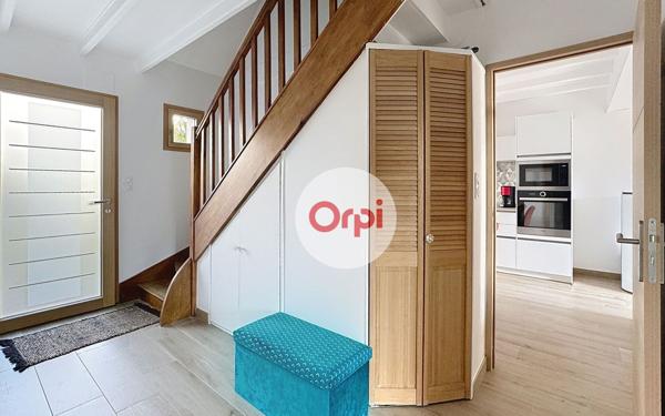 Maison à vendre    5 pièces •  Ambon