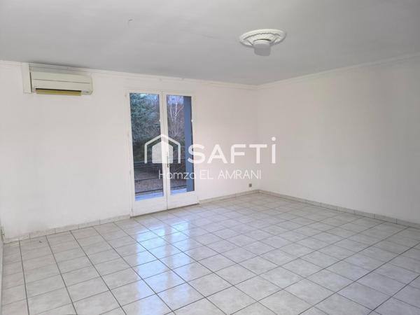 Grande maison individuelle sur joli terrain plat clos et arboré