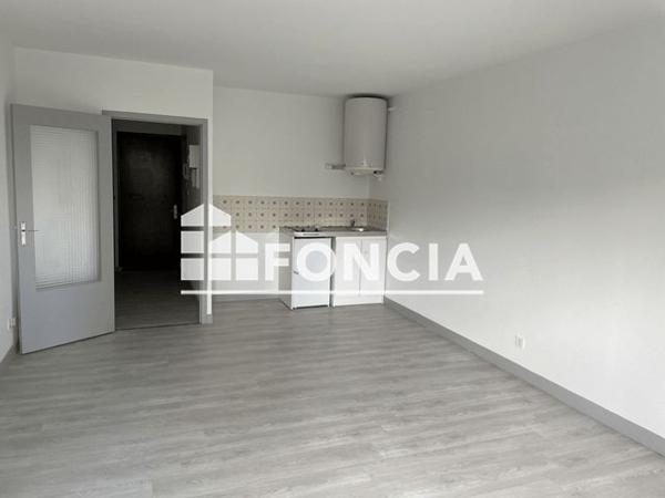 Location Studio 34 m² - 9 RUELLE DES PETITS CHAMPS Chateau Thierry 02400