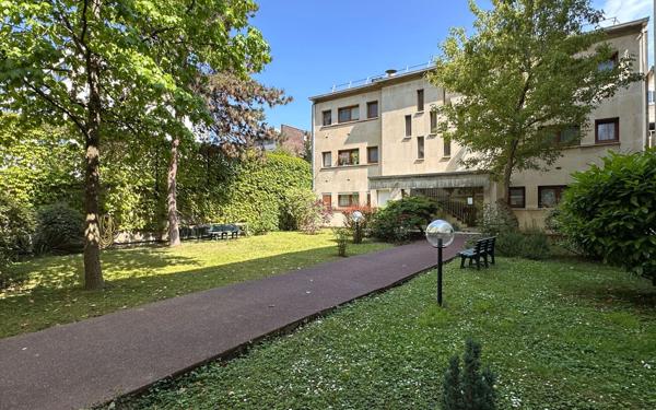 Appartement à vendre    2 pièces • 45,06 m2 Montrouge