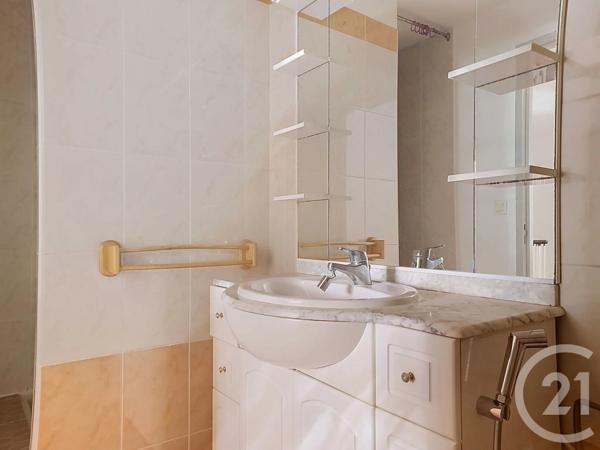 Immeuble à vendre  107,94 m 2   DRAGUIGNAN  - 83