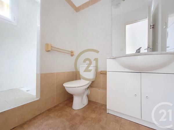 Immeuble à vendre  107,94 m 2   DRAGUIGNAN  - 83