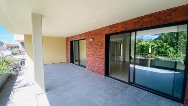 À LOUER – Appartement neuf avec grande terrasse – Au Jardin du Square