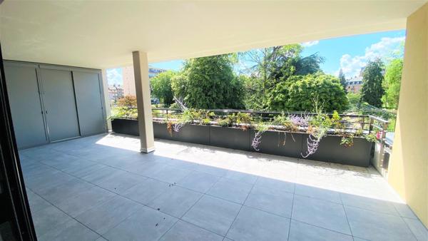 À LOUER – Appartement neuf avec grande terrasse – Au Jardin du Square