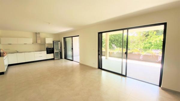 À LOUER – Appartement neuf avec grande terrasse – Au Jardin du Square