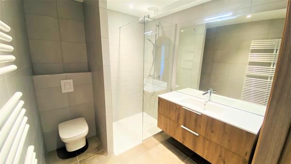 À LOUER – Appartement neuf avec grande terrasse – Au Jardin du Square