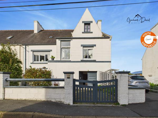 Maison bien entretenue avec beau potentiel – Quartier calme