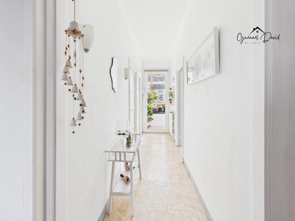 Maison bien entretenue avec beau potentiel – Quartier calme