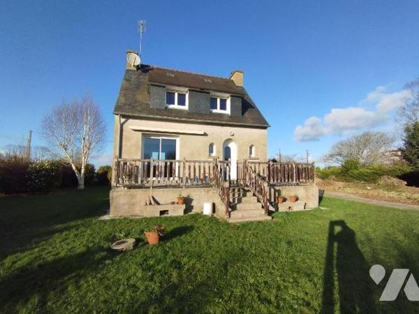 ENTRE BANNALEC ET ROSPORDEN, MAISON DATANT DE 1976.
Bâtie sur un sous-sol total, elle comprend...