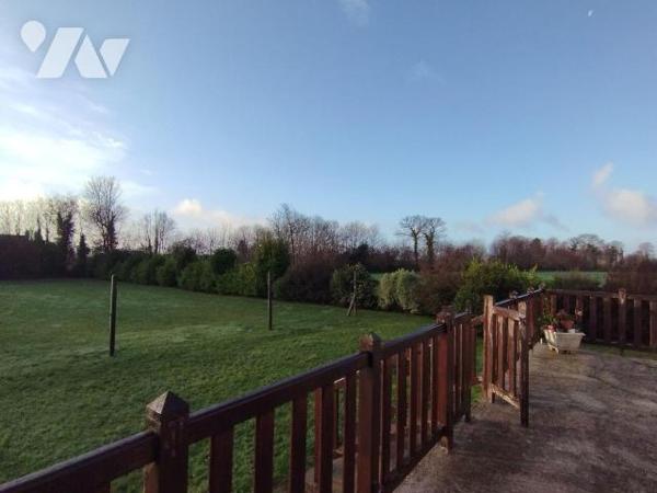 ENTRE BANNALEC ET ROSPORDEN, MAISON DATANT DE 1976.
Bâtie sur un sous-sol total, elle comprend...