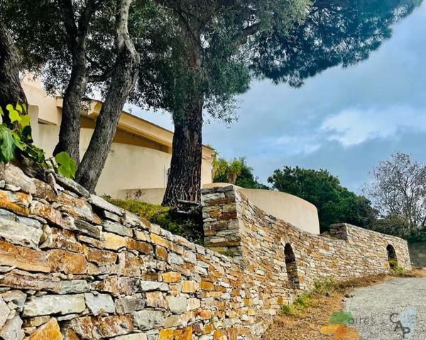 Santa-Maria-di-Lota (20200) Villa de standing T5 magnifique vue mer - jardin et piscine à Miomo