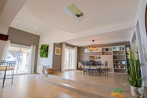 Santa-Maria-di-Lota (20200) Villa de standing T5 magnifique vue mer - jardin et piscine à Miomo