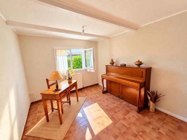 Maison
         6 pièces
        - 122 m² Exclusivité 380 000 €*