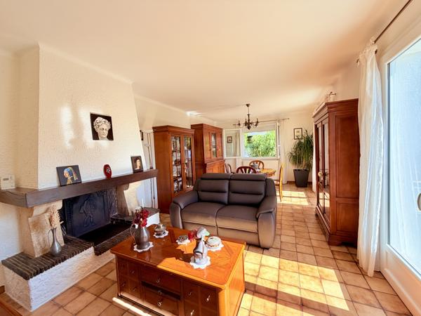 Maison
         6 pièces
        - 122 m² Exclusivité 380 000 €*