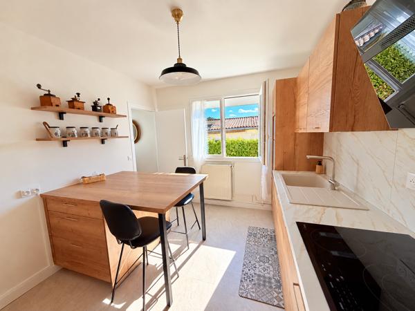 Maison
         6 pièces
        - 122 m² Exclusivité 380 000 €*