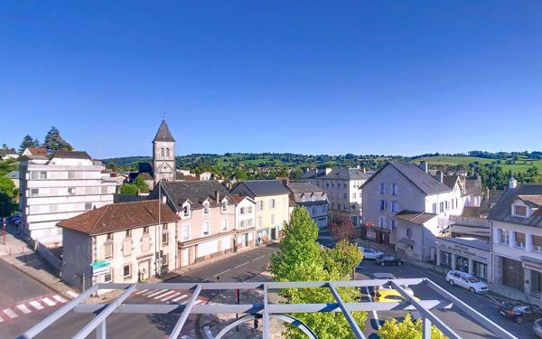Appartement à louer    4 pièces • 71,40 m2 Arpajon-sur-Cère