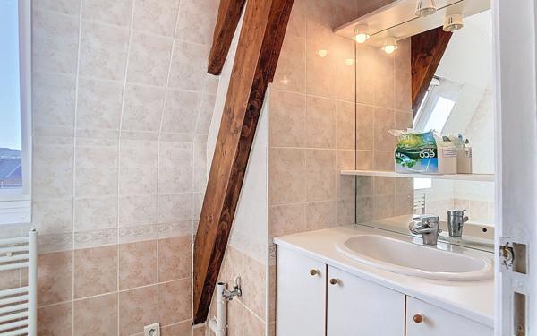 Appartement à louer    4 pièces • 71,40 m2 Arpajon-sur-Cère